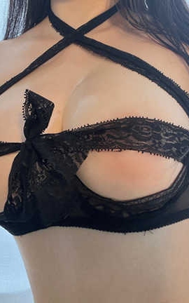 是依酱吖 2023年五月的丰满_丽丝库