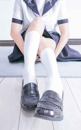 JK少女白半筒袜