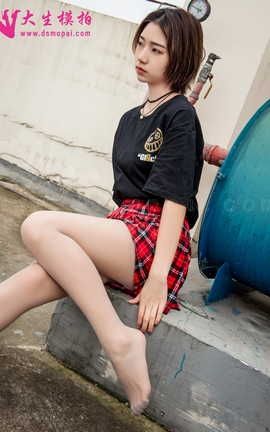 大生模拍 VOL.211 小小 天台美足_丽丝库