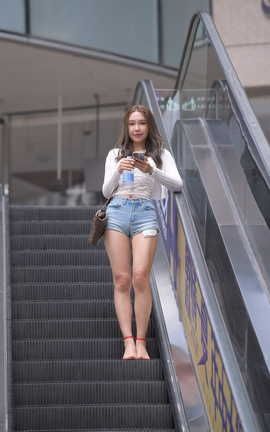 精选街拍作品 NO.0932 一始街拍作品 青春靓丽热裤女孩 part6_丽丝库