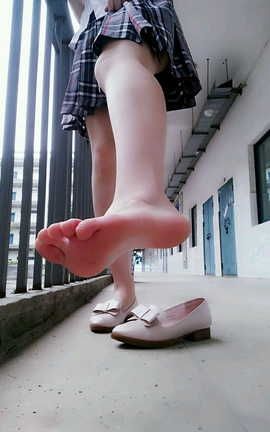 苏苏小公主酱-学校学生服露出_丽丝库