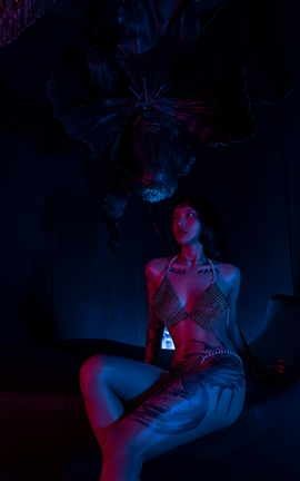 小何童鞋-张三黑桃_丽丝库