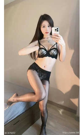 小萌子 – 黑色蕾丝_丽丝库