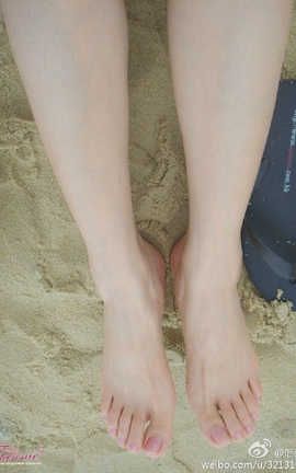 足控福利-微博上的那些美足小姐姐 145_丽丝库