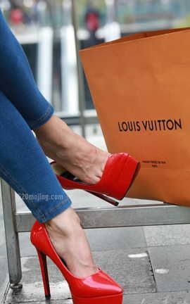 精选街拍作品 NO.0035 紧身牛仔红高丰满美女模拍高清图 part5_丽丝库