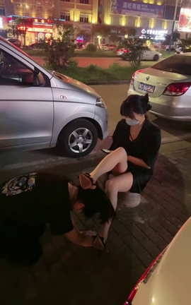 套路直播-丹祖宗-母畜户外-含袜子拽头发溜奶茶店[720X1280 53分55秒]_丽丝库