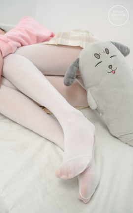 森萝财团 有料 025 吸吸 白丝百褶裙小萝莉,可爱的双马尾_丽丝库