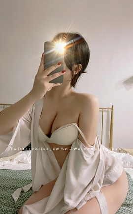 推特小仙女olive-白沙睡袍_丽丝库