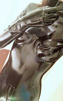 MIAOTUTU-乳胶衣试穿拍摄_丽丝库