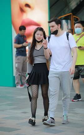 精选街拍作品 NO.0651 四九城嘎子街拍作品 黑丝短裙女友_丽丝库