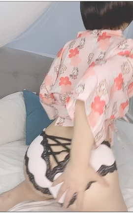 芋圆侑子 少妇V5[750X1000 19秒]_丽丝库