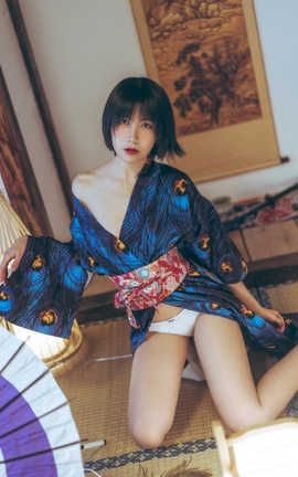 逐月Su-VOL.015 孔雀和服_丽丝库