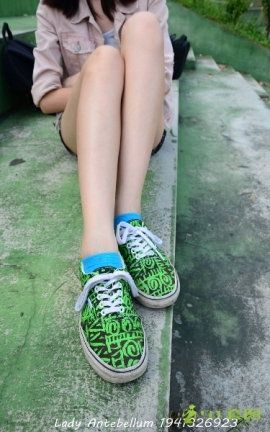 高校妹子丝足写真-紫紫_丽丝库