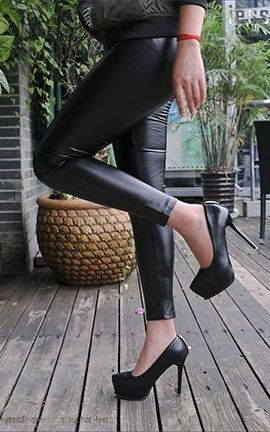 异思趣向IESS美足写真 丝足便当020 《紧绷皮裤与顺滑肉丝 1》羊羊