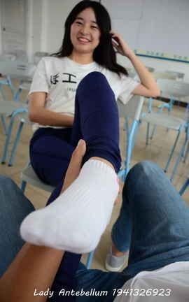 站前女神 恋足美腿棉袜女神级摄影套图 067_丽丝库