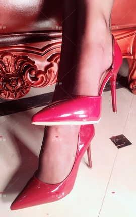 丝月神-2018.12.05黑丝酒红色侧开高跟_丽丝库