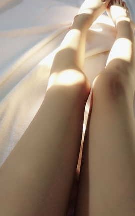 豆蔻萝莉自拍_丽丝库