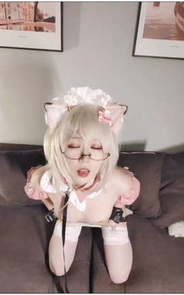 流年不停-佩可莉姆泳装&amp;粉色女仆[1088X1456 1分41秒]