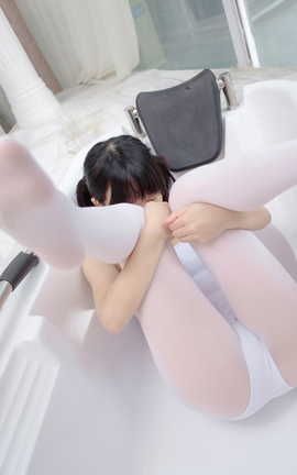 阿诺不是施瓦辛格 浴缸写真_丽丝库