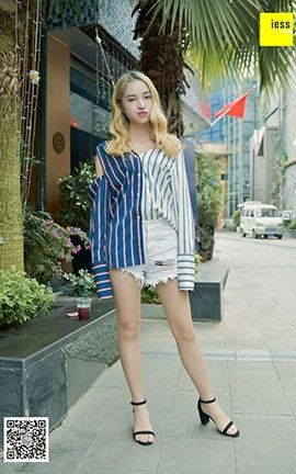 异思趣向IESS美足写真 丝享家106 姗姗《大白腿一字扣凉鞋》