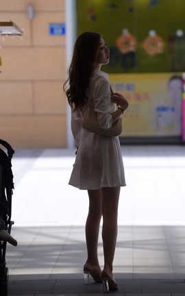 精选街拍作品 NO.0800 一始街拍作品 白衣飘飘的小姐姐 part2_丽丝库