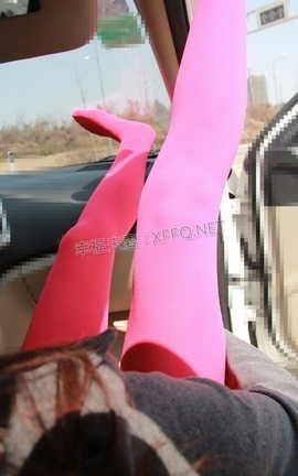 爱露出全站付费资源-户外人前 粉色丝袜美腿车模_丽丝库