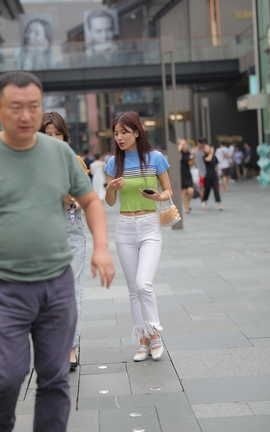 精选街拍作品 NO.1049 凯恩街拍作品 白裤少妇_丽丝库