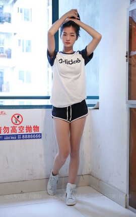 异思趣向IESS 耽丝019：宁宁 在家发呆的宁宁_丽丝库