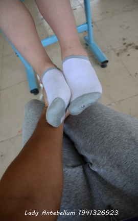 站前女神 恋足美腿棉袜女神级摄影套图 046_丽丝库